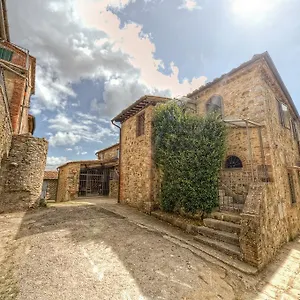 https://casale-rosennano.it-tuscanyhotel.com